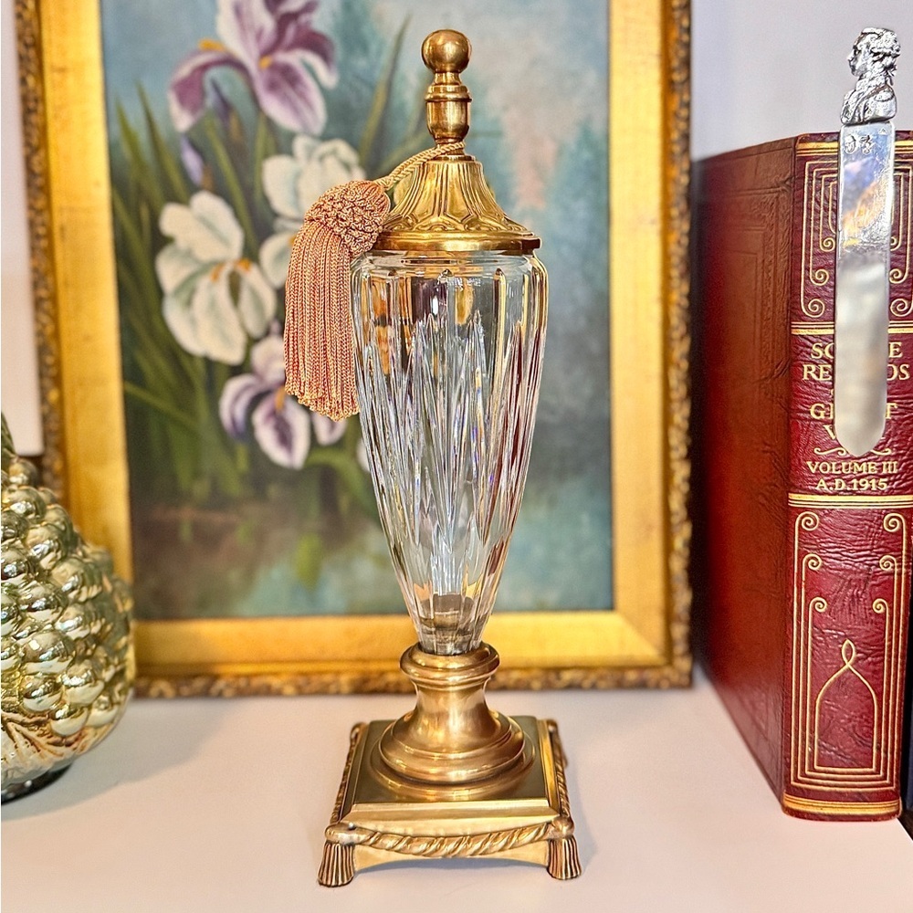 French Neoclassical Ormolu-Mounted Cut-Crystal Baccarat Style Vase, 19th Century - Picture 2 of 12